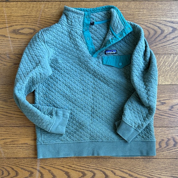 Patagonia Tops - Patagonia Quilted Snap-Front Pullover Sweater in green